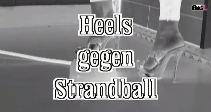 Hells gegen Strandball