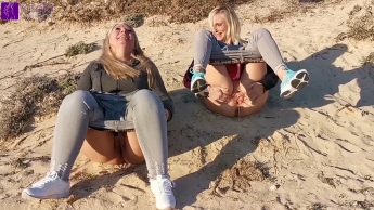 Sand in der Kimme und Ritze! Lustige Panne beim Public Pissing mit meiner Freundin Dirty-Tina!